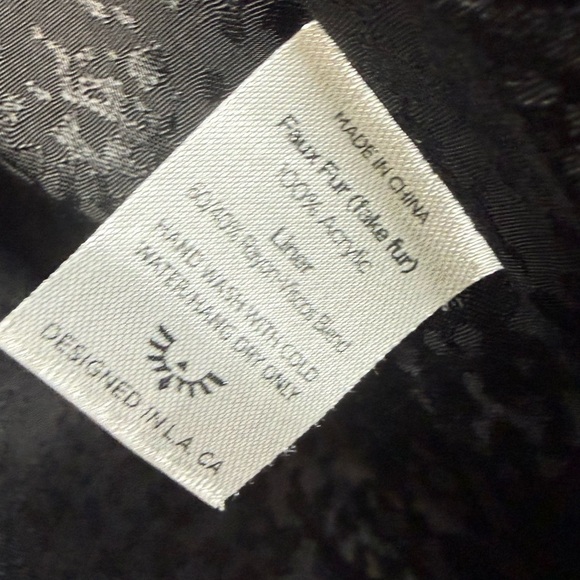 NWT SpiritHoods Direwolf Women’s Long Faux Fur Coat Heavy Warm Jacket XS - Picture 6 of 12